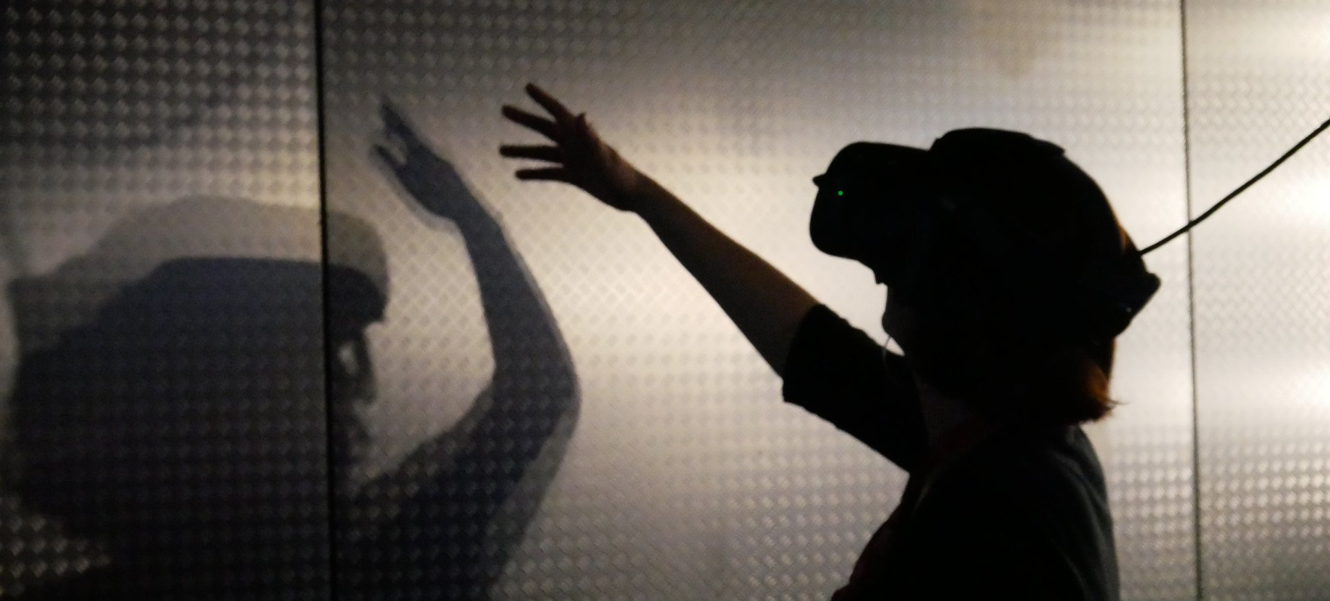 Reality in the factory is no longer the same: The Applications of Virtual Reality